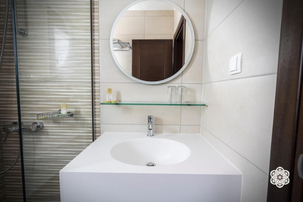 Aktaion Hotel İgumeniça Dış mekan fotoğraf